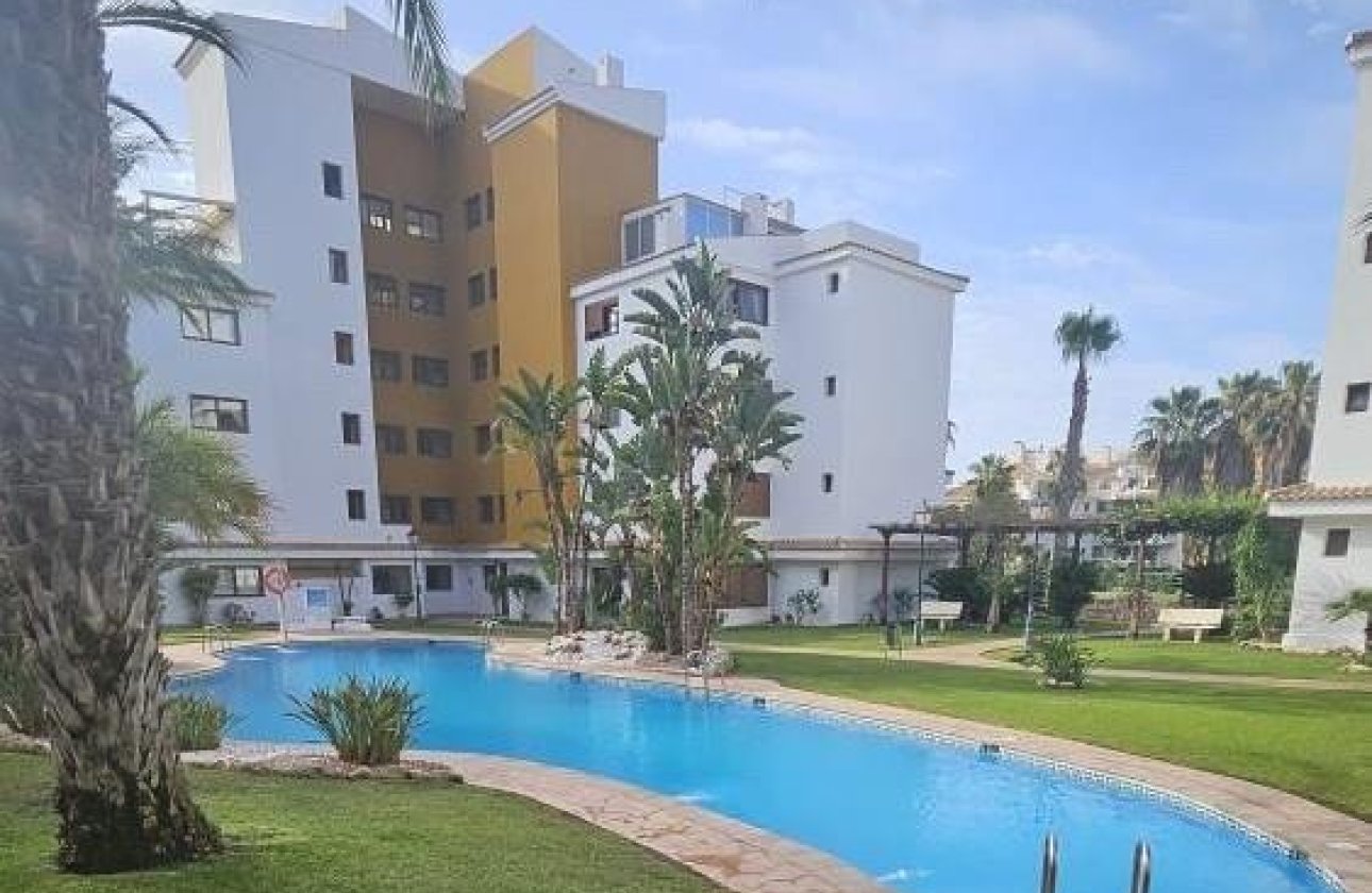 Használt ingatlanok - Apartman / lakás -
Punta Prima - La Entrada