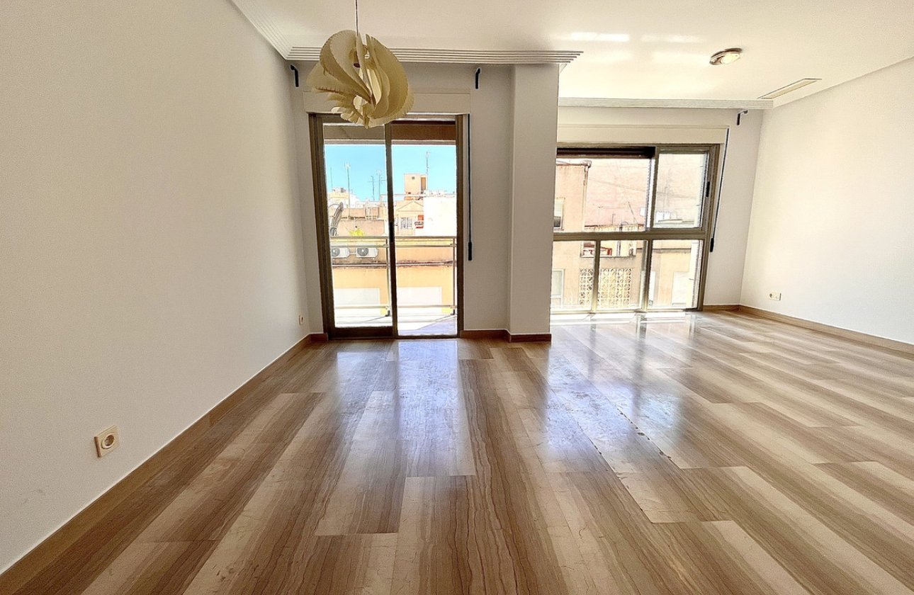 Használt ingatlanok - Apartman / lakás -
Santa Pola - Santa Pola Centro