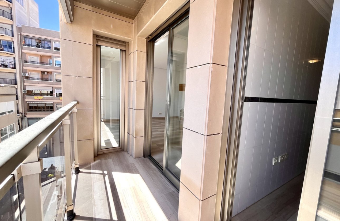 Használt ingatlanok - Apartman / lakás -
Santa Pola - Santa Pola Centro