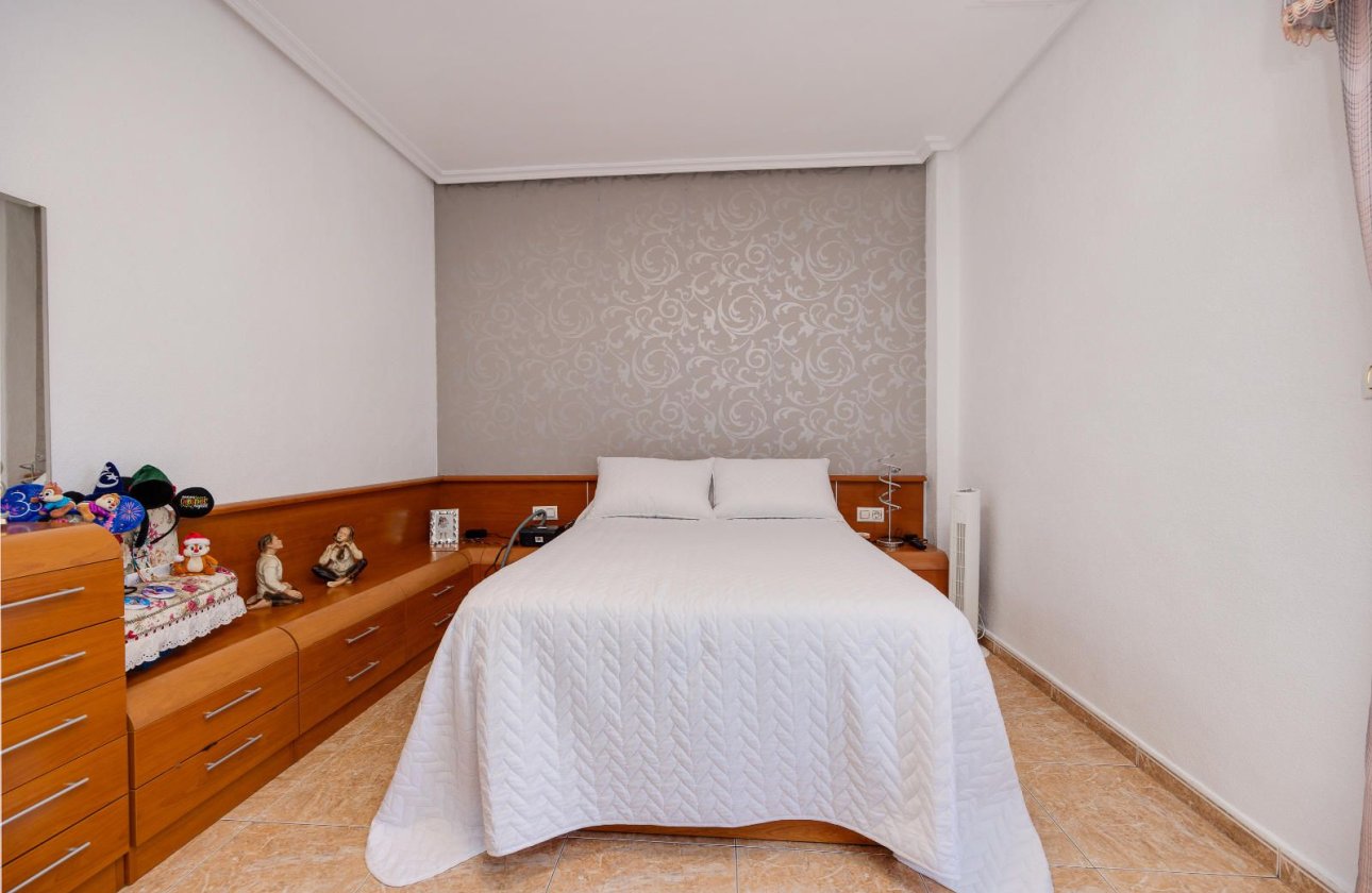 Használt ingatlanok - Apartman / lakás -
Torrevieja - Centro - Muelle Pesquero