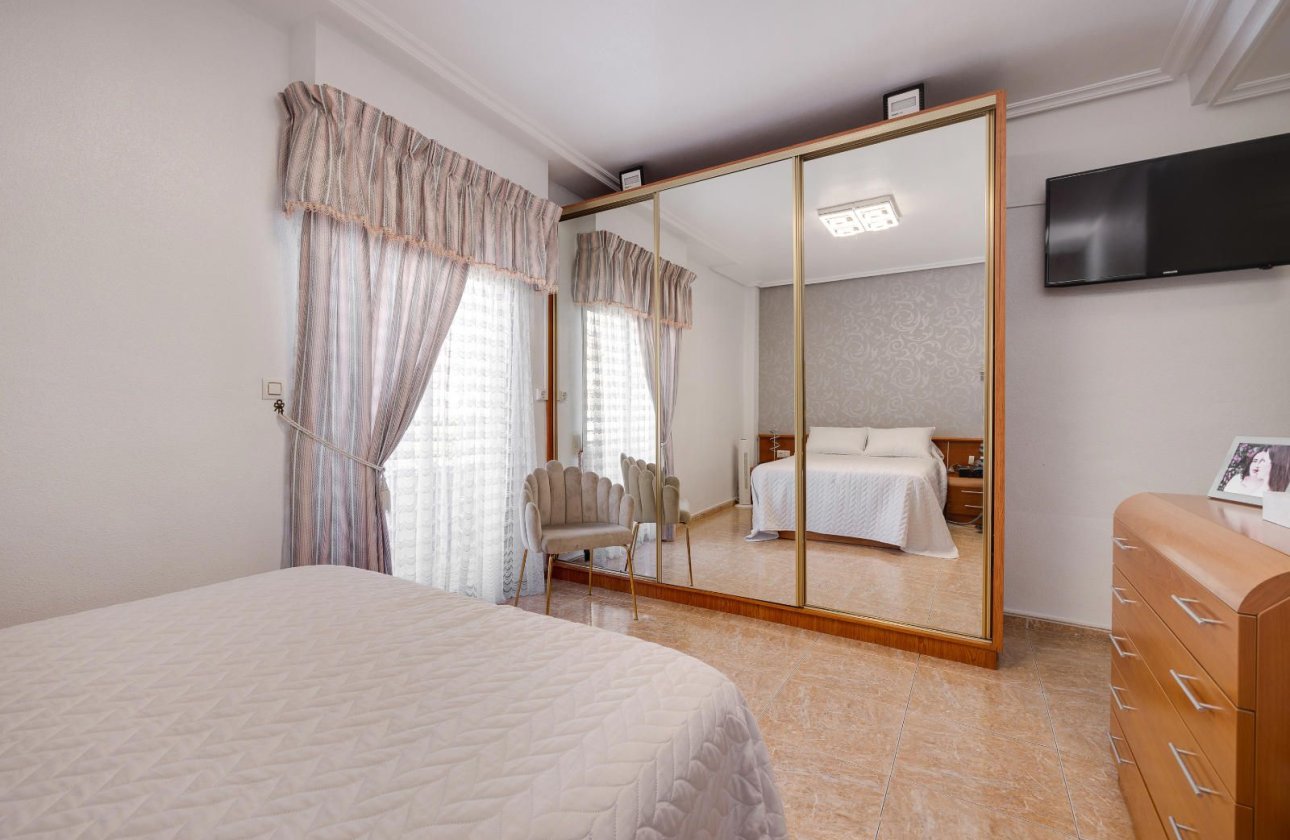 Használt ingatlanok - Apartman / lakás -
Torrevieja - Centro - Muelle Pesquero
