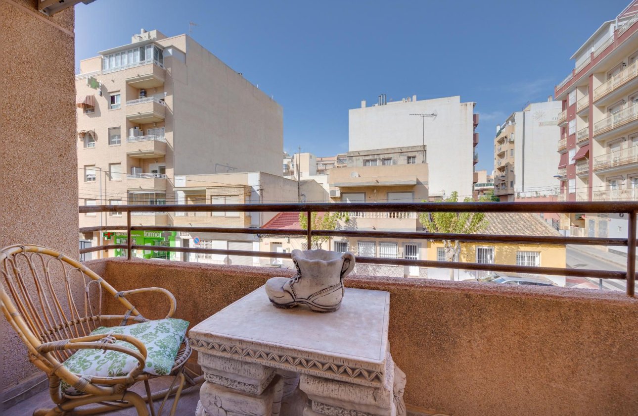 Használt ingatlanok - Apartman / lakás -
Torrevieja - Centro - Muelle Pesquero