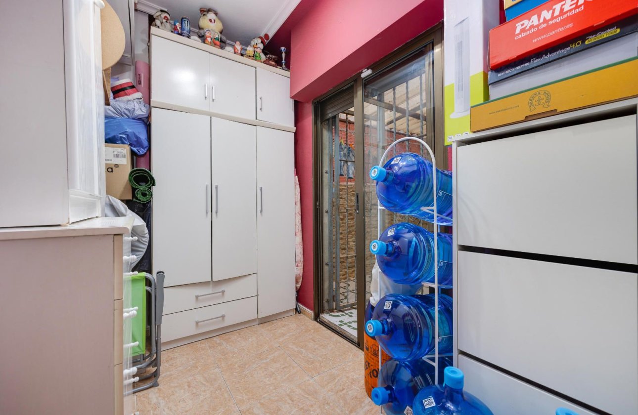 Használt ingatlanok - Apartman / lakás -
Torrevieja - Centro - Muelle Pesquero