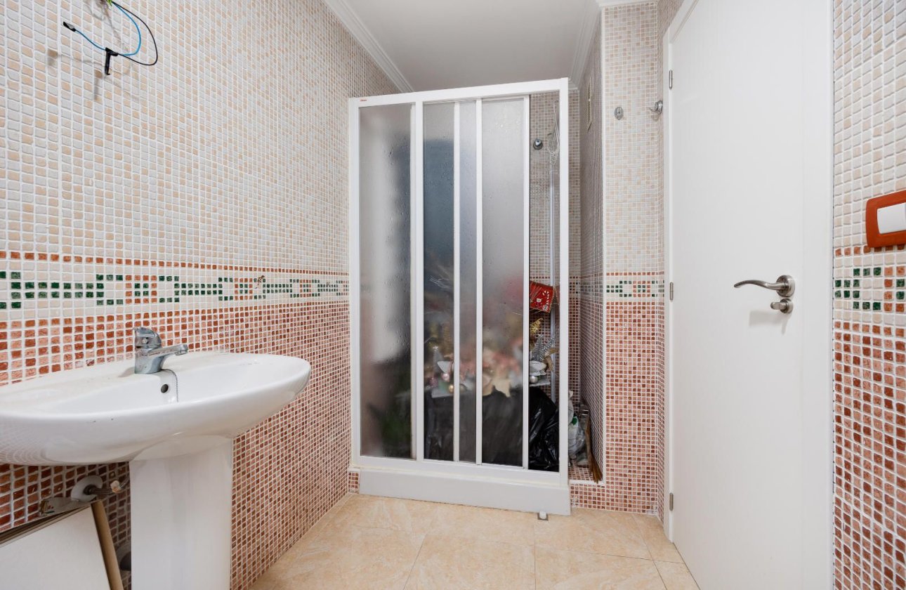 Használt ingatlanok - Apartman / lakás -
Torrevieja - Centro - Muelle Pesquero