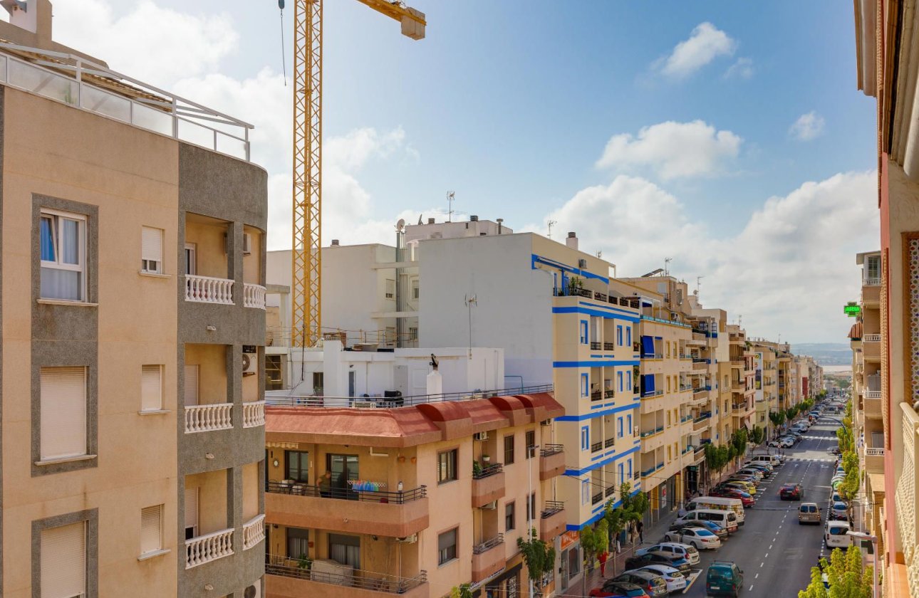 Használt ingatlanok - Apartman / lakás -
Torrevieja - Centro - Muelle Pesquero