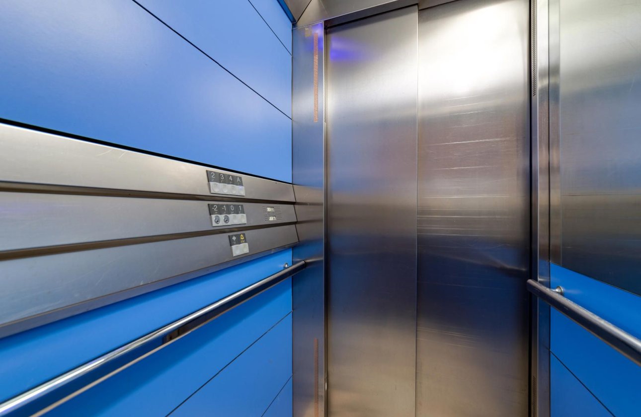 Használt ingatlanok - Apartman / lakás -
Torrevieja - Centro - Muelle Pesquero