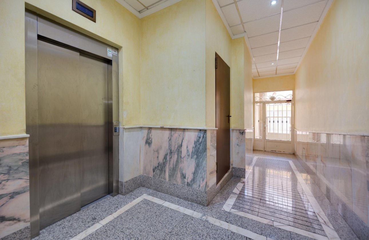 Használt ingatlanok - Apartman / lakás -
Torrevieja - Centro - Muelle Pesquero