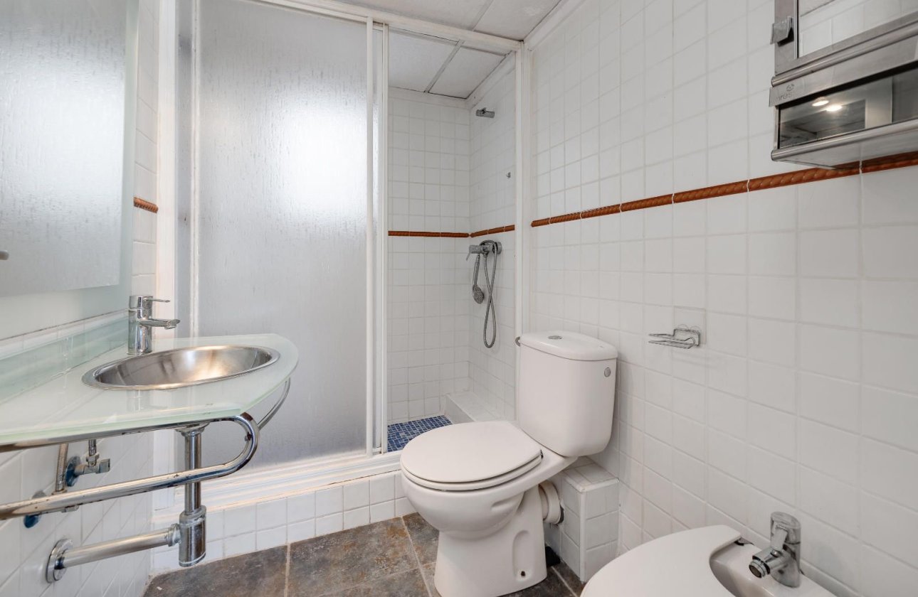 Használt ingatlanok - Apartman / lakás -
Torrevieja - Centro