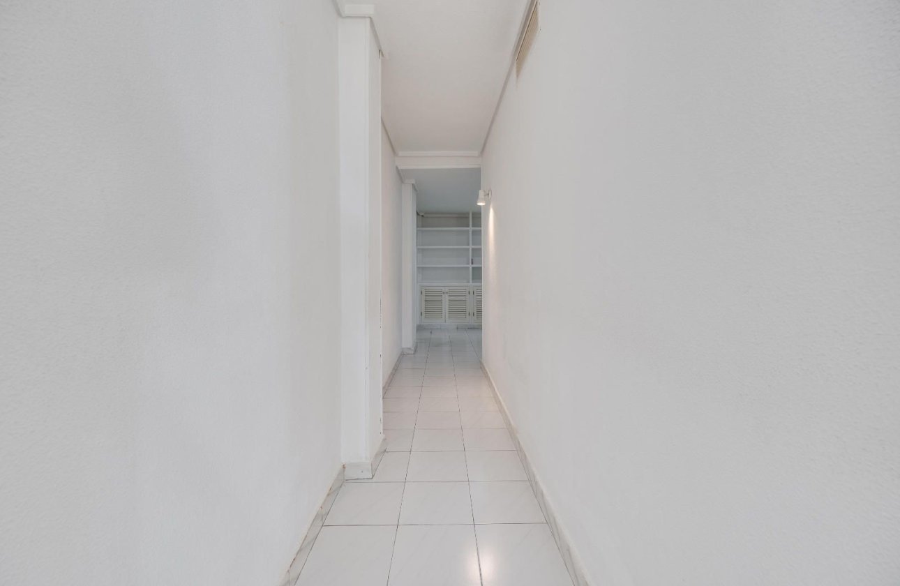 Használt ingatlanok - Apartman / lakás -
Torrevieja - Centro