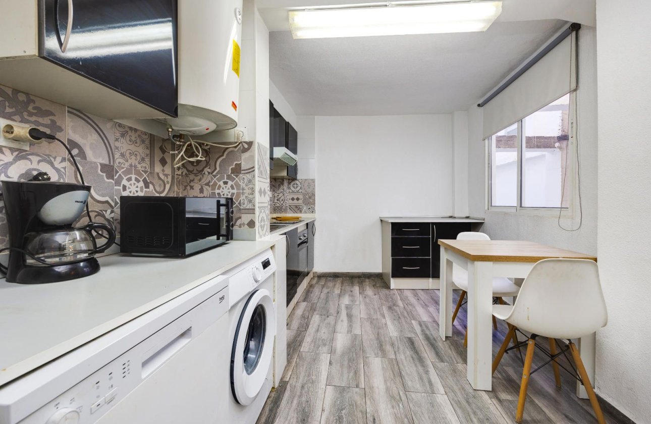 Használt ingatlanok - Apartman / lakás -
Torrevieja - Centro