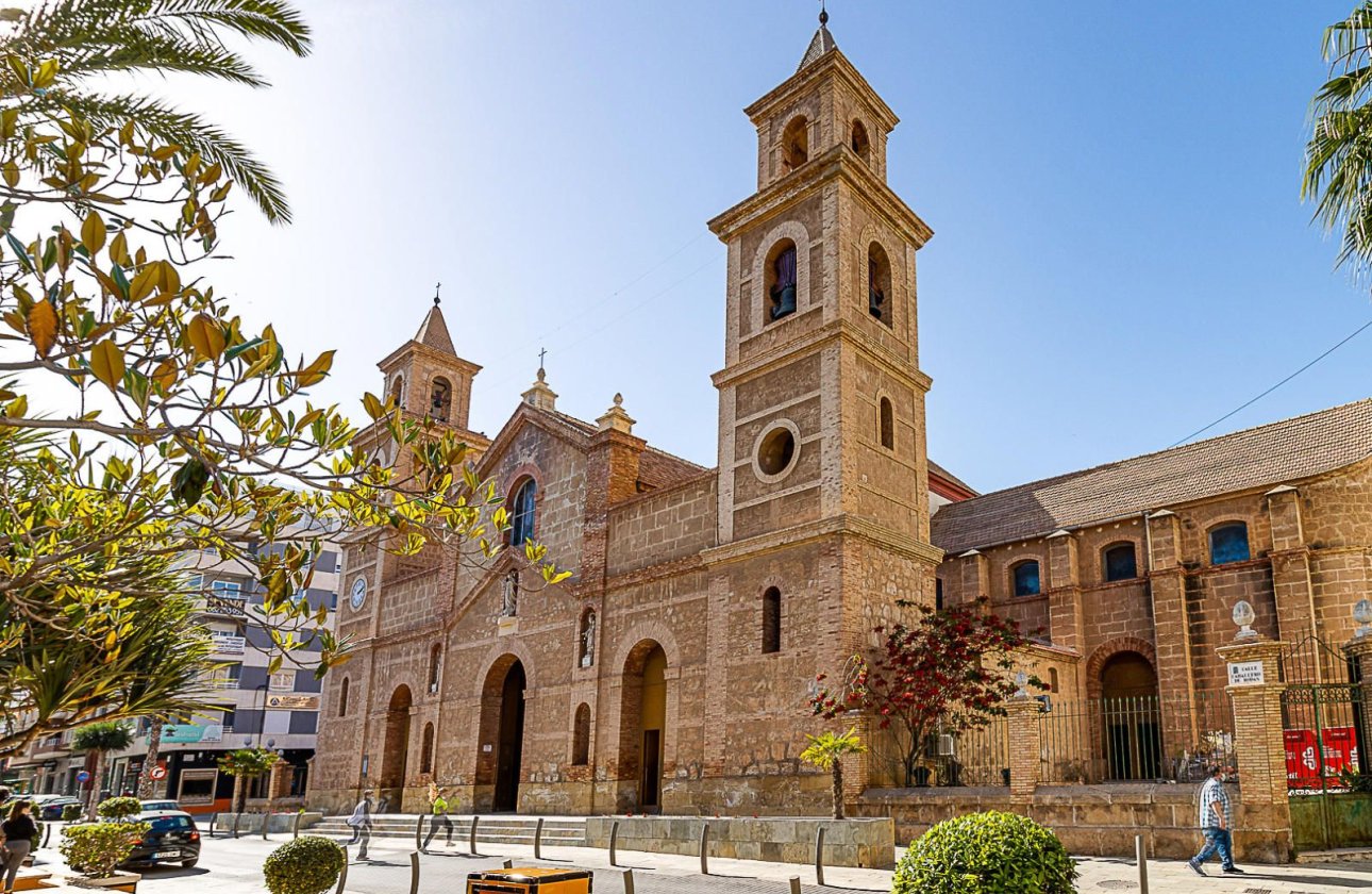 Használt ingatlanok - Apartman / lakás -
Torrevieja - Centro