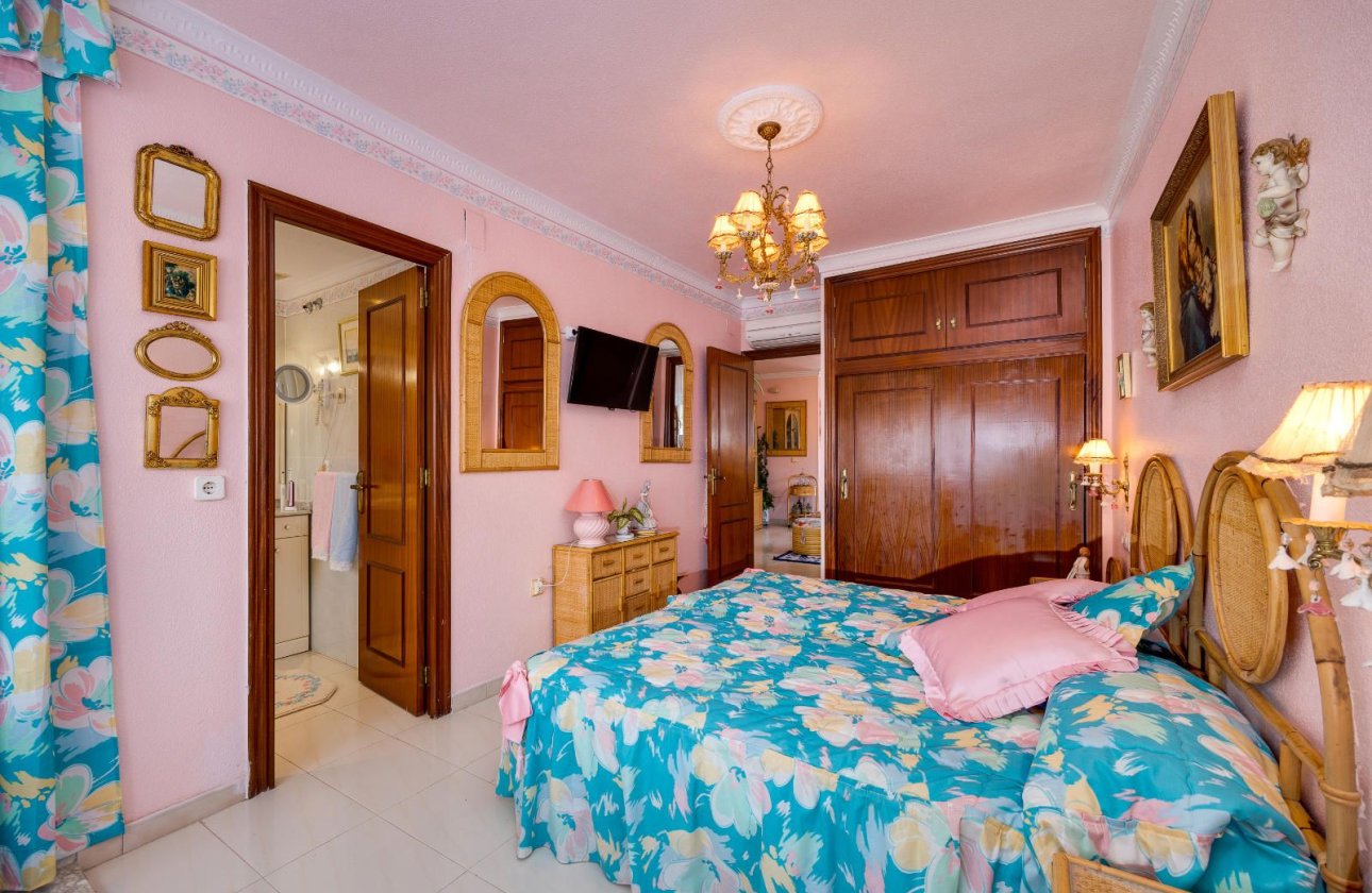 Használt ingatlanok - Apartman / lakás -
Torrevieja - La Mata