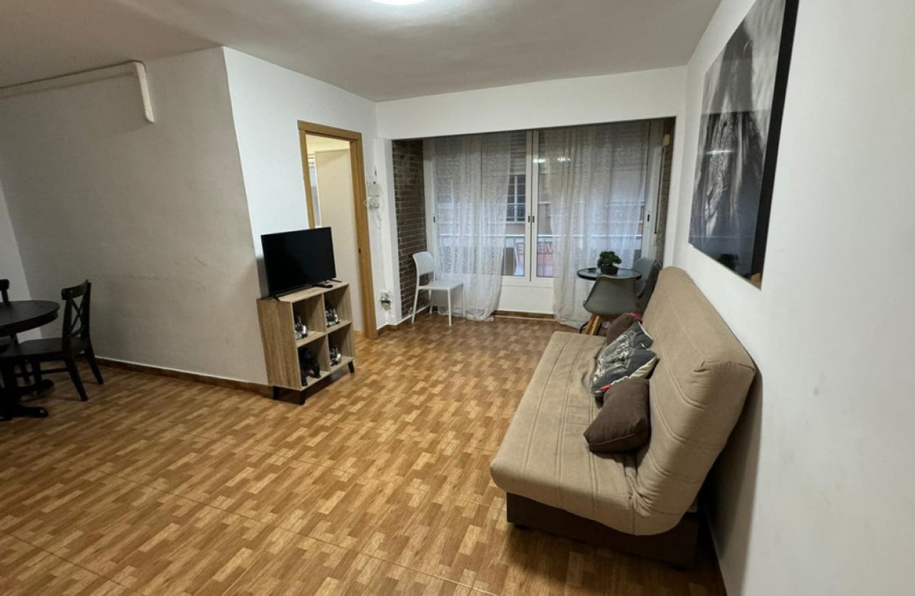 Használt ingatlanok - Apartman / lakás -
Torrevieja - La Mata