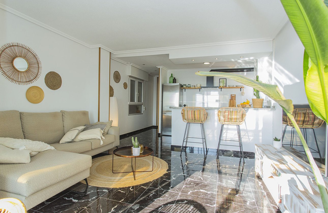 Használt ingatlanok - Apartman / lakás -
Torrevieja - La Mata