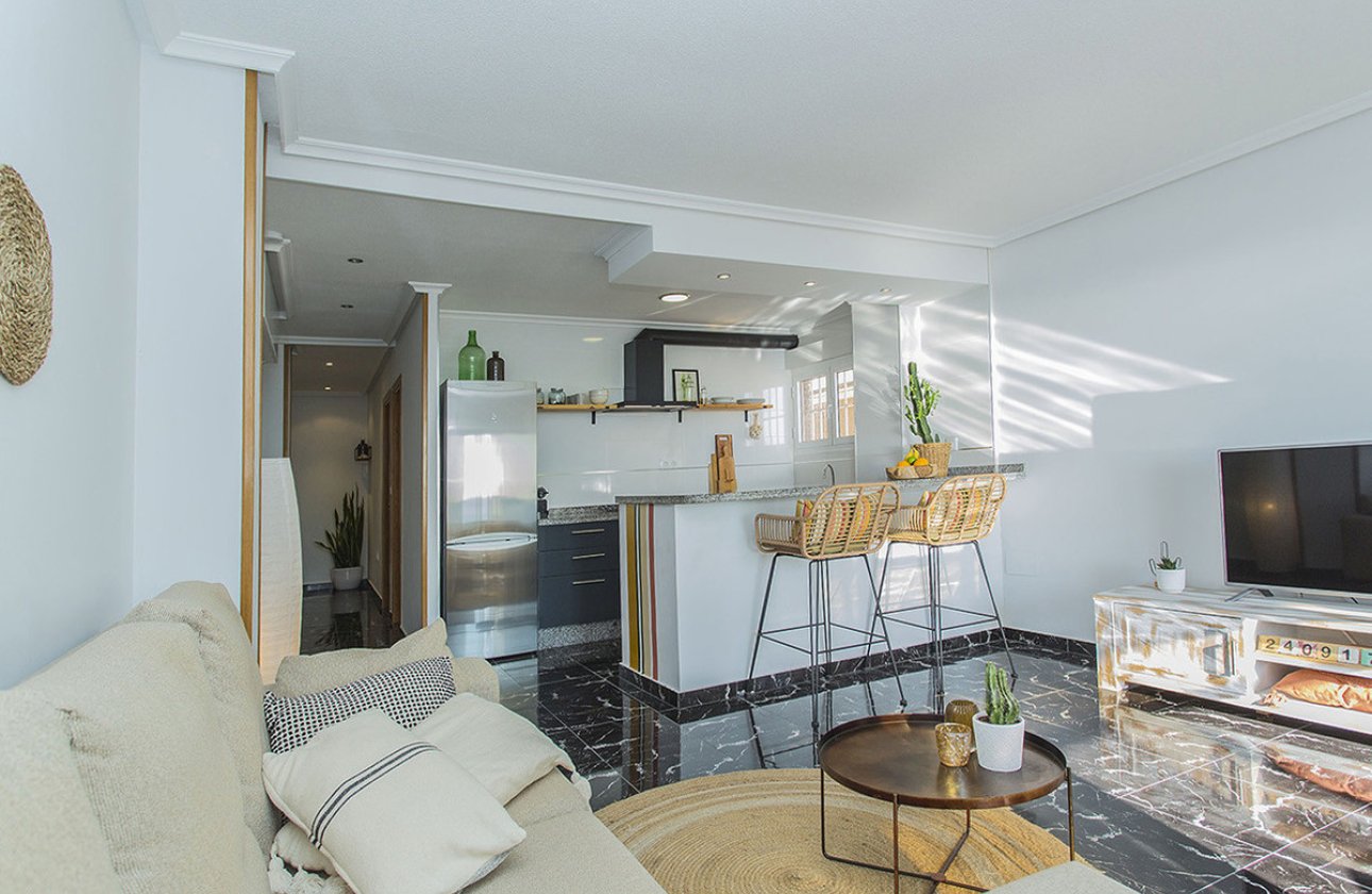 Használt ingatlanok - Apartman / lakás -
Torrevieja - La Mata