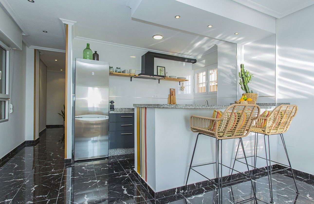 Használt ingatlanok - Apartman / lakás -
Torrevieja - La Mata