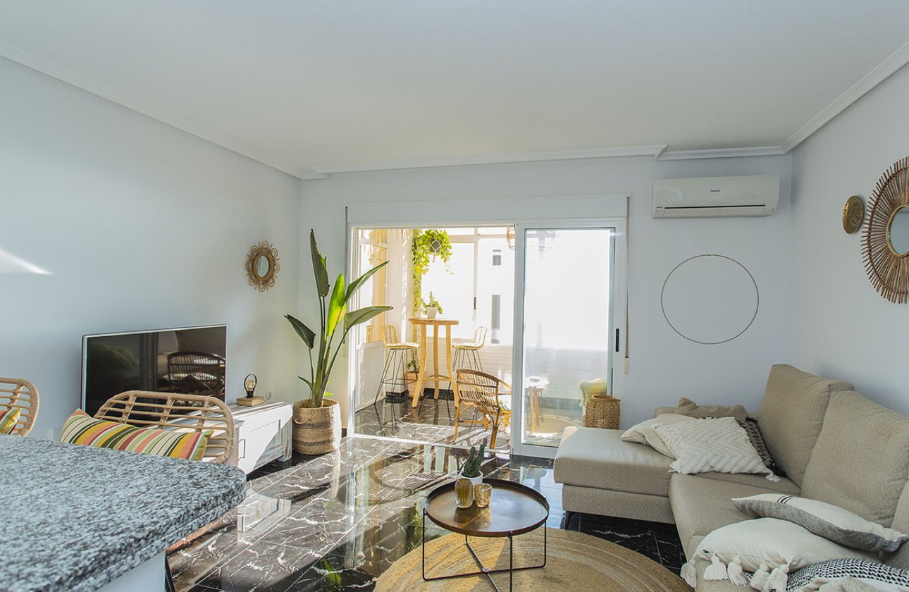 Használt ingatlanok - Apartman / lakás -
Torrevieja - La Mata