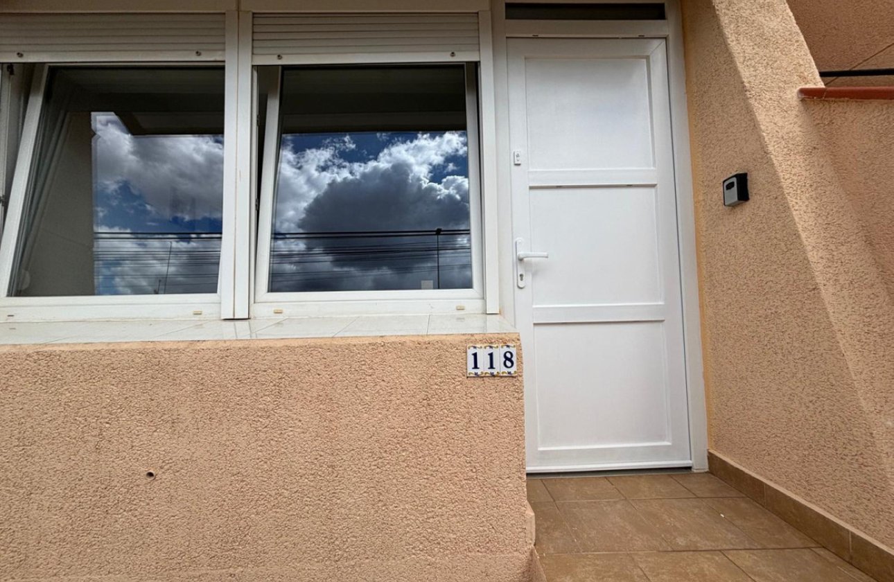 Használt ingatlanok - Apartman / lakás -
Torrevieja - La Mata