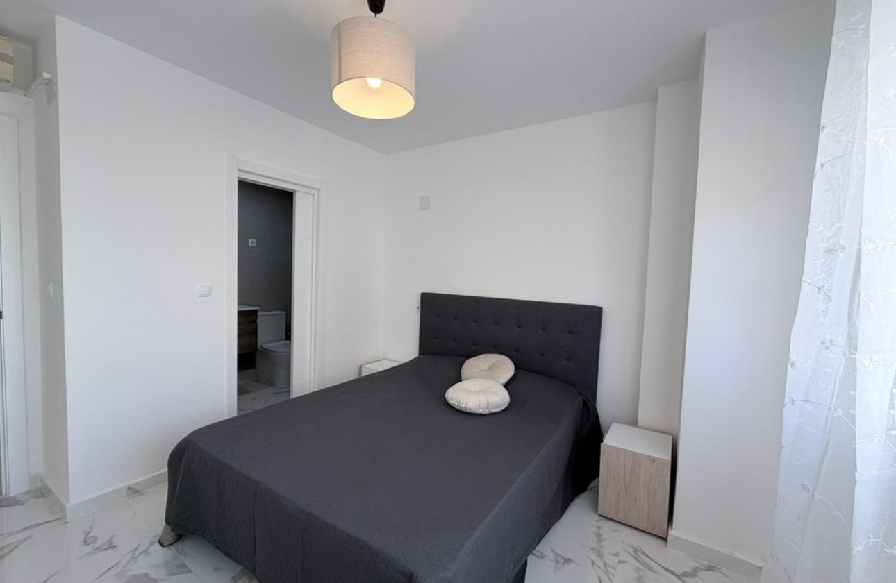 Használt ingatlanok - Apartman / lakás -
Torrevieja - Playa del Cura