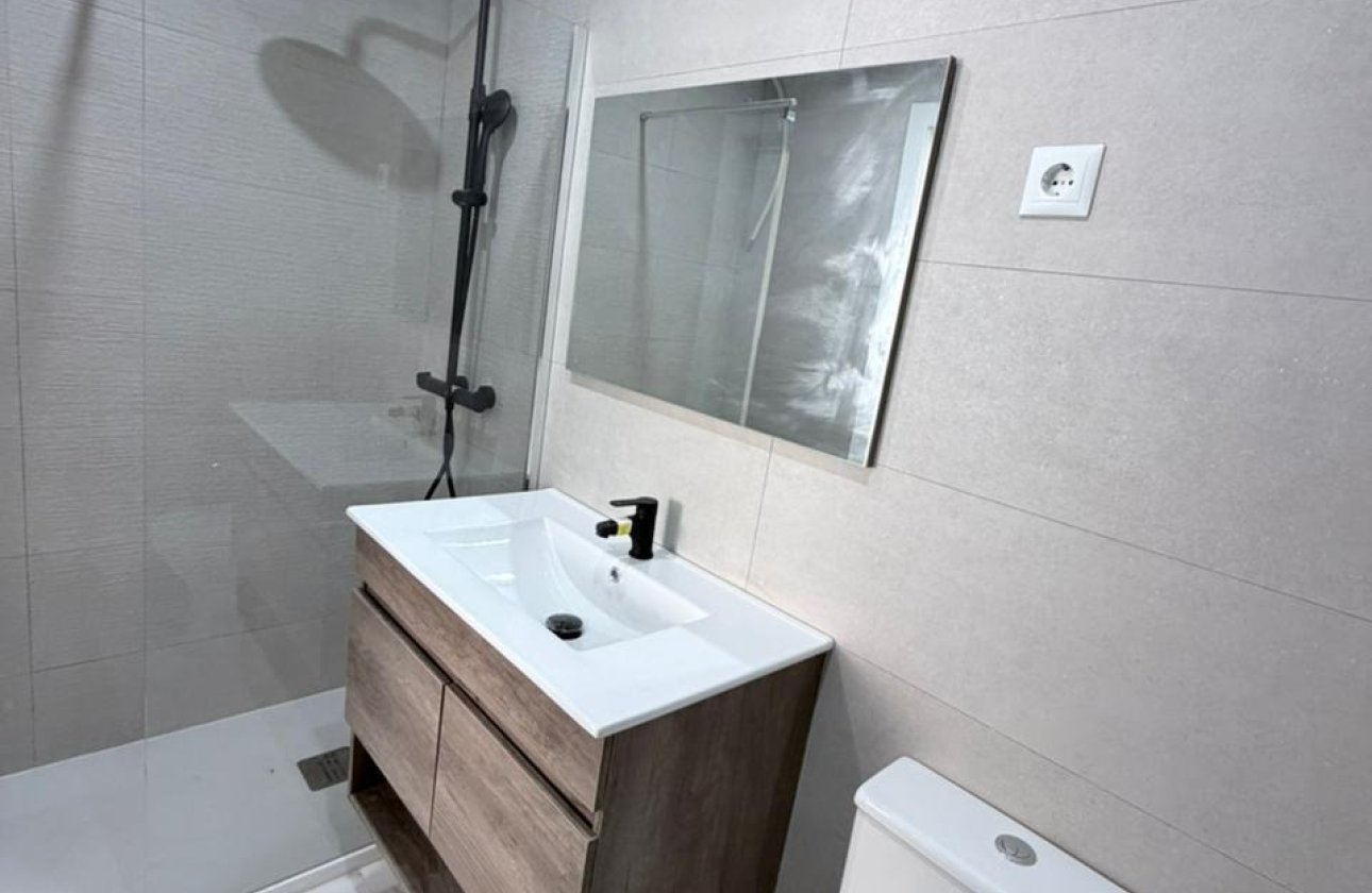 Használt ingatlanok - Apartman / lakás -
Torrevieja - Playa del Cura