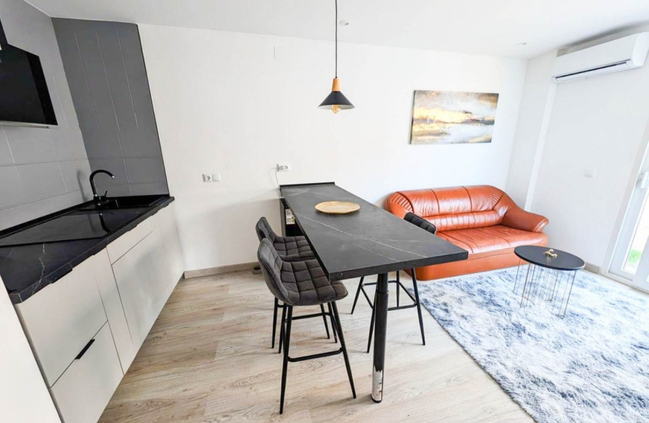 Használt ingatlanok - Apartman / lakás -
Torrevieja - Playa del Cura