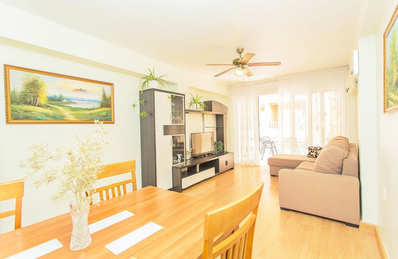 Használt ingatlanok - Apartman / lakás -
Torrevieja - Playa del Cura