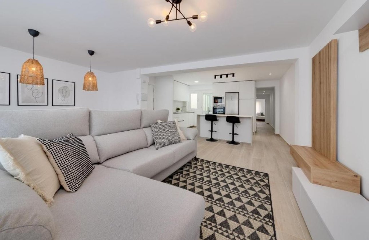 Használt ingatlanok - Apartman / lakás -
Torrevieja - Playa del Cura