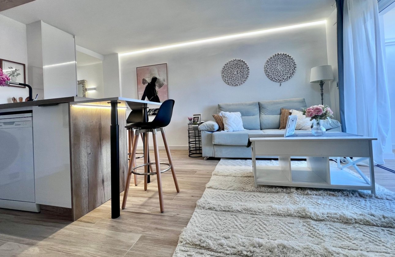 Használt ingatlanok - Apartman / lakás -
Torrevieja - Punta Prima