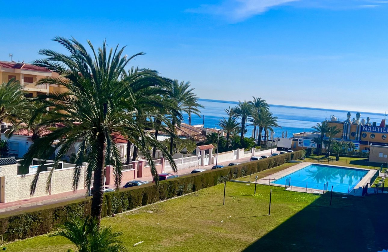 Használt ingatlanok - Apartman / lakás -
Torrevieja - Punta Prima