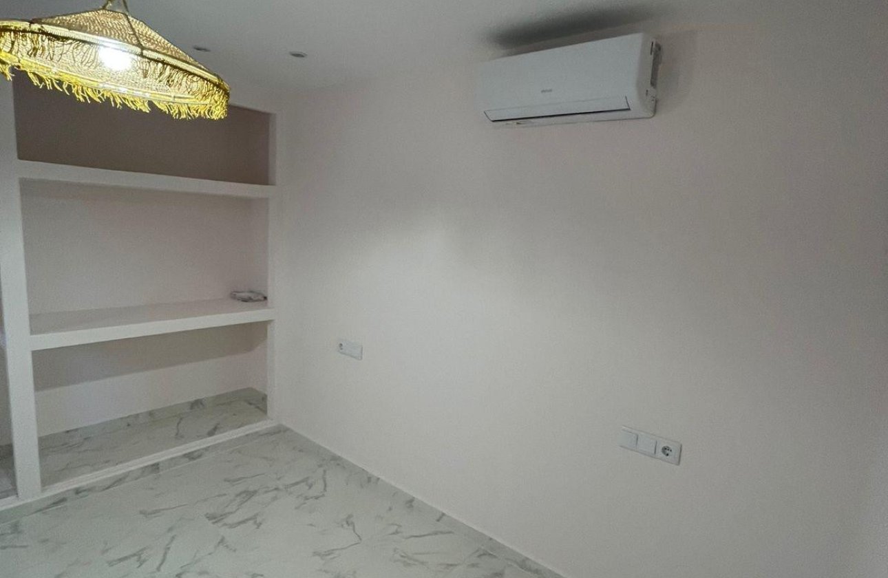 Használt ingatlanok - Apartman / lakás -
Torrevieja - Torrevieja Centro