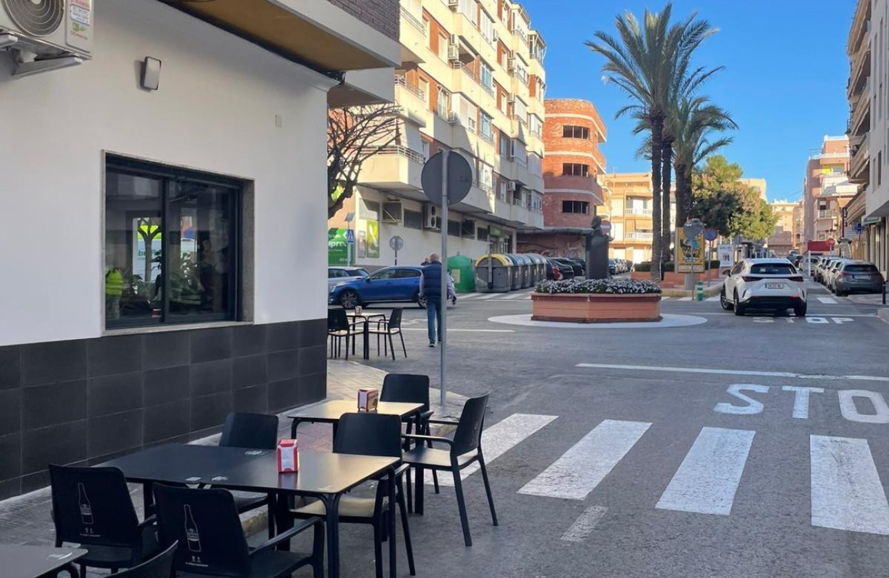 Használt ingatlanok - Apartman / lakás -
Torrevieja - Torrevieja Centro