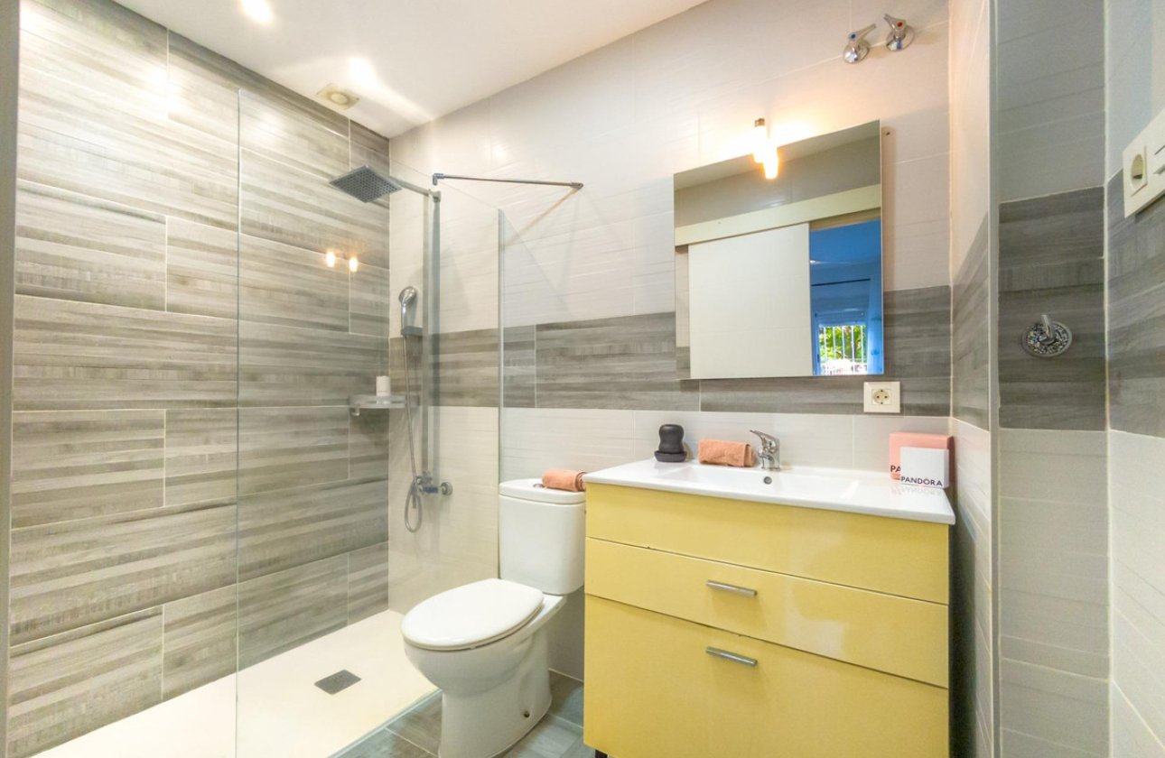 Használt ingatlanok - Apartman / lakás -
Torrevieja - Torrevieja Centro