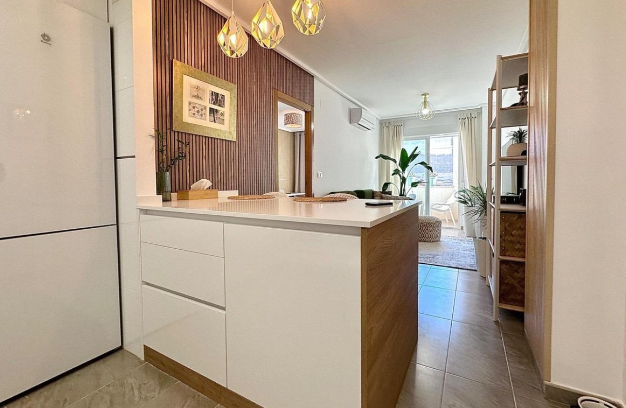 Használt ingatlanok - Apartman / lakás -
Torrevieja - Torrevieja Centro