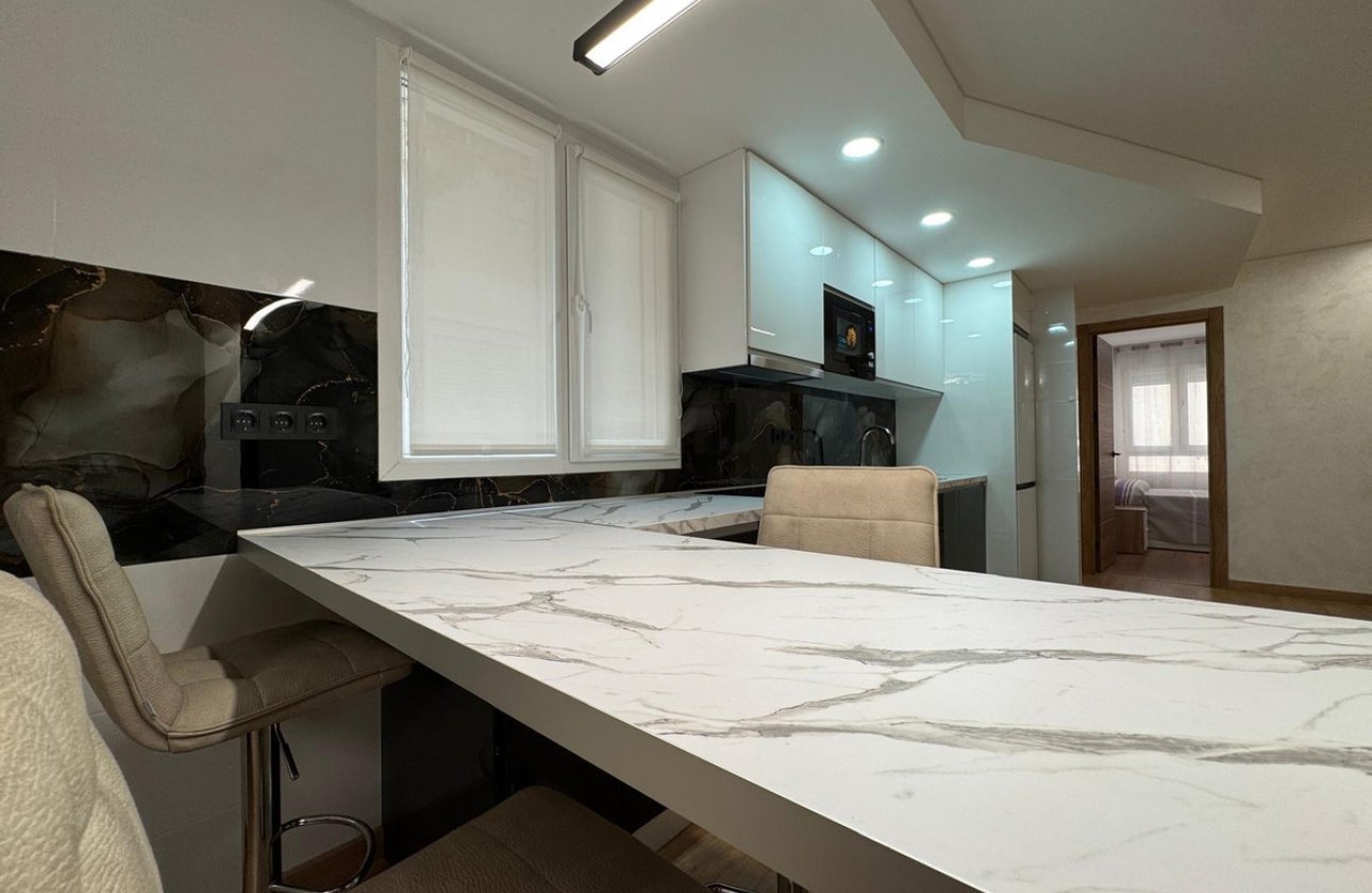 Használt ingatlanok - Apartman / lakás -
Torrevieja - Torrevieja Centro