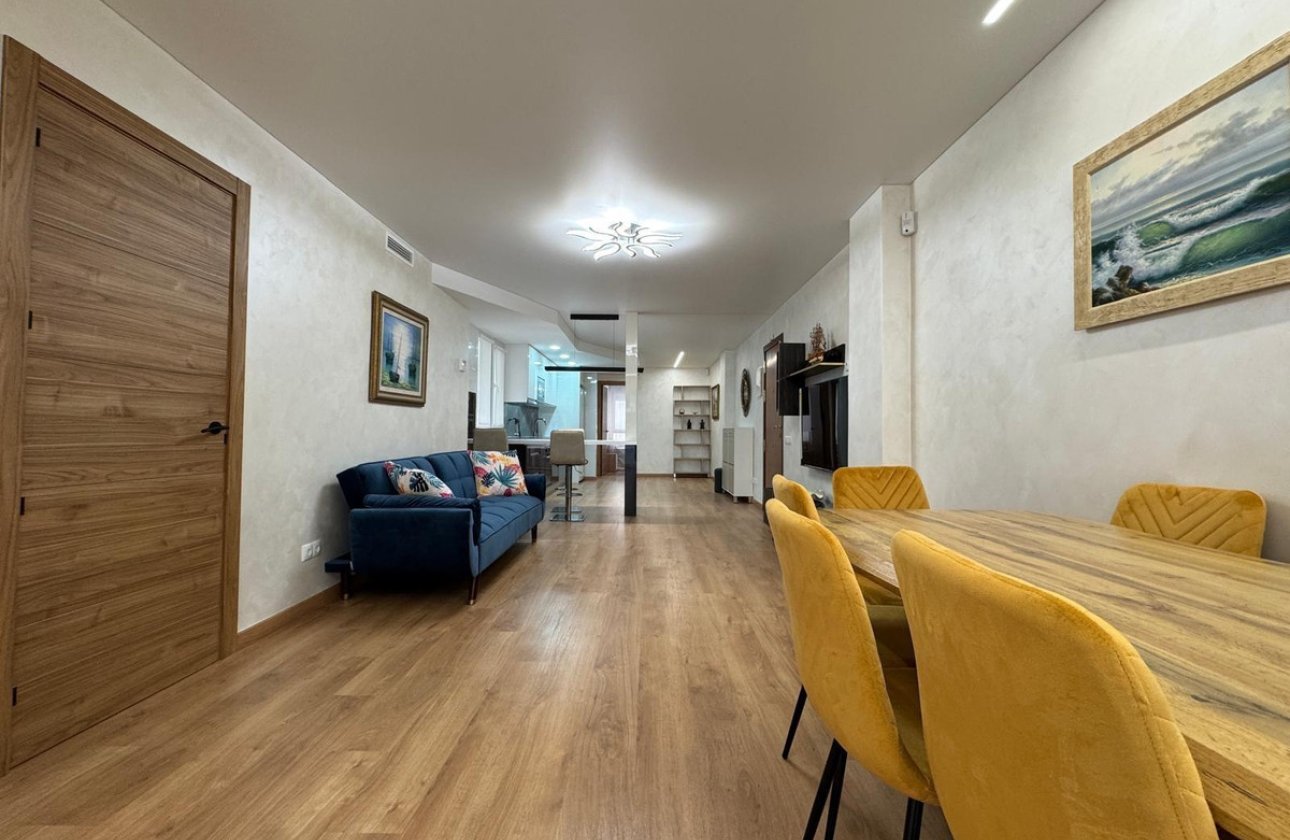 Használt ingatlanok - Apartman / lakás -
Torrevieja - Torrevieja Centro