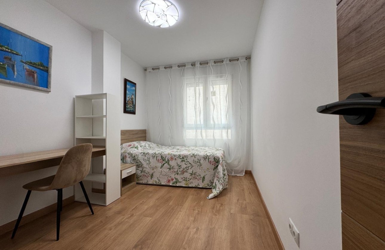 Használt ingatlanok - Apartman / lakás -
Torrevieja - Torrevieja Centro