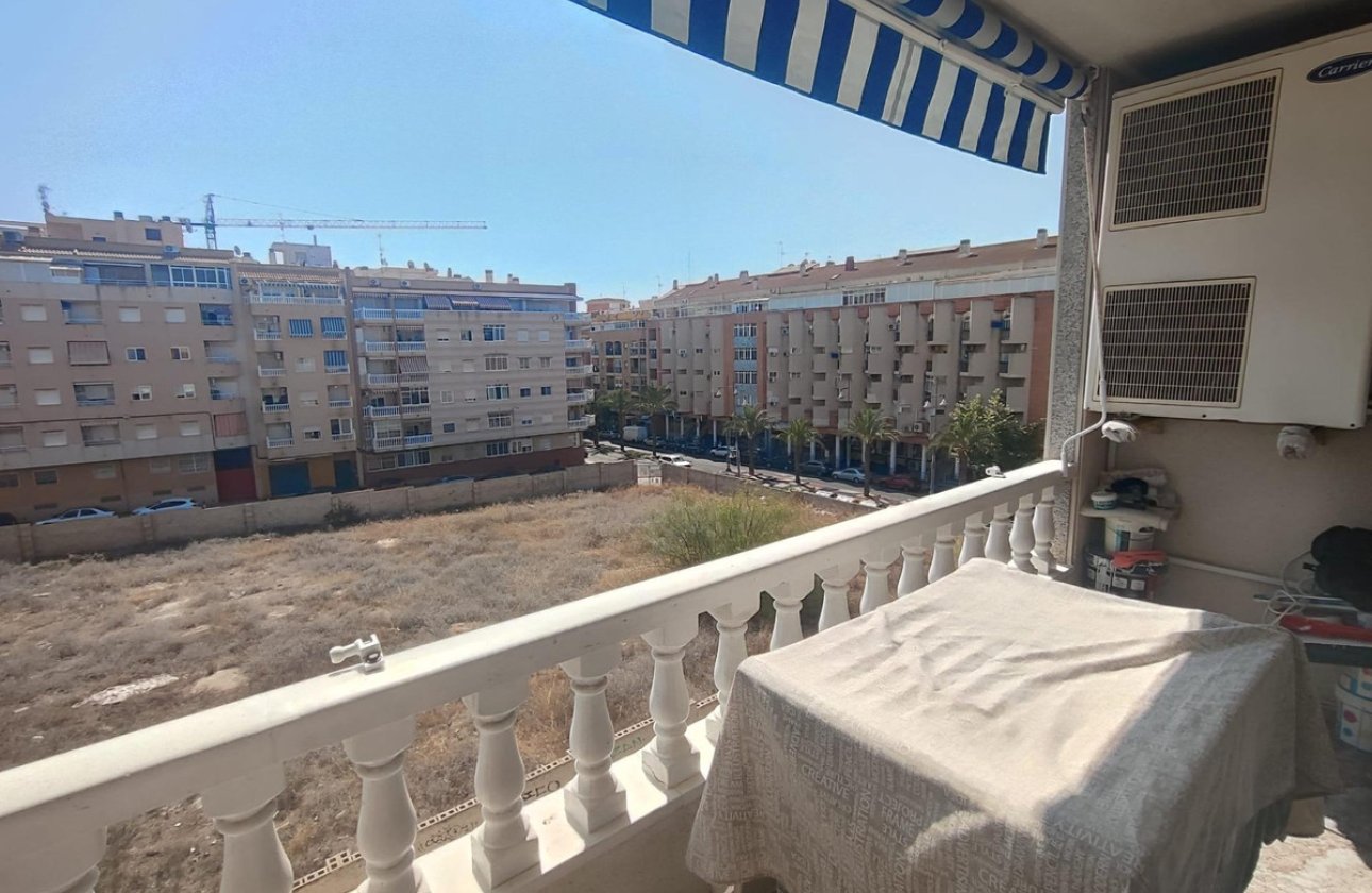 Használt ingatlanok - Apartman / lakás -
Torrevieja - Torrevieja Centro