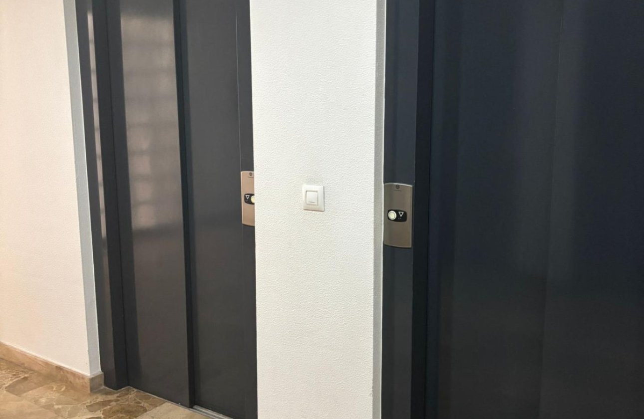 Használt ingatlanok - Apartman / lakás -
Torrevieja - Torrevieja Centro