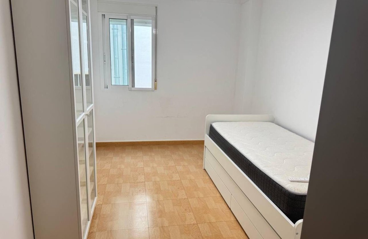 Használt ingatlanok - Apartman / lakás -
Torrevieja - Torrevieja Centro