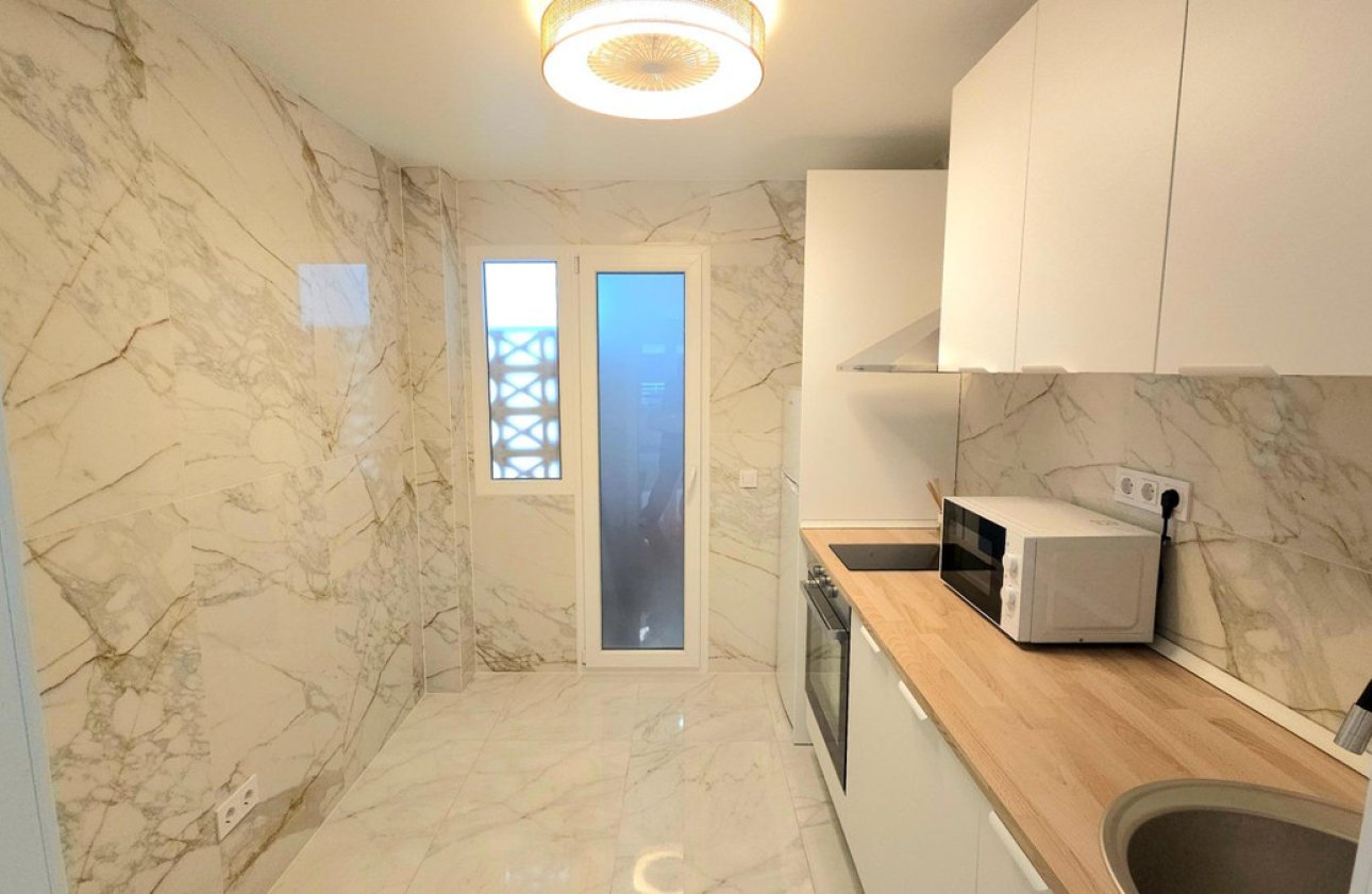 Használt ingatlanok - Apartman / lakás -
Torrevieja - Torrevieja Centro