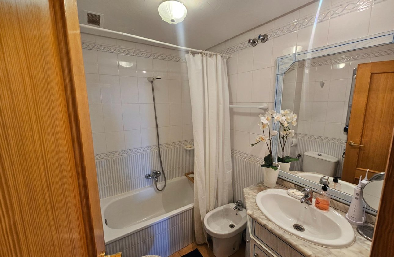 Használt ingatlanok - Apartman / lakás -
Torrevieja - Torrevieja Centro