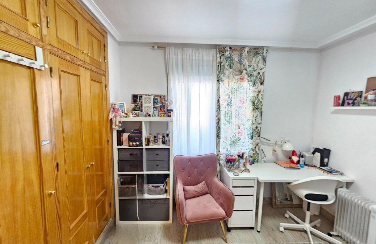 Használt ingatlanok - Apartman / lakás -
Torrevieja - Torrevieja Centro