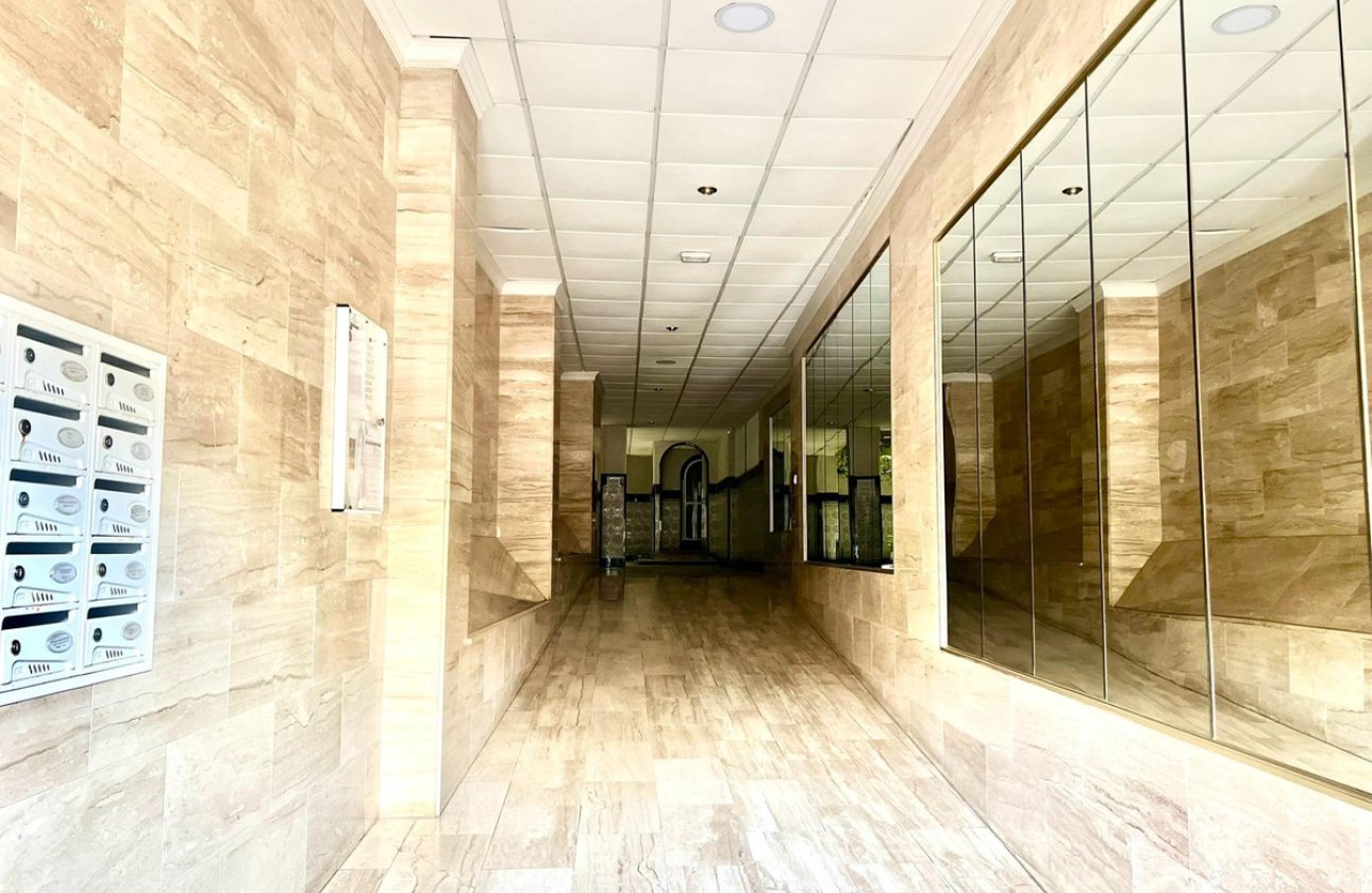 Használt ingatlanok - Apartman / lakás -
Torrevieja - Torrevieja Centro