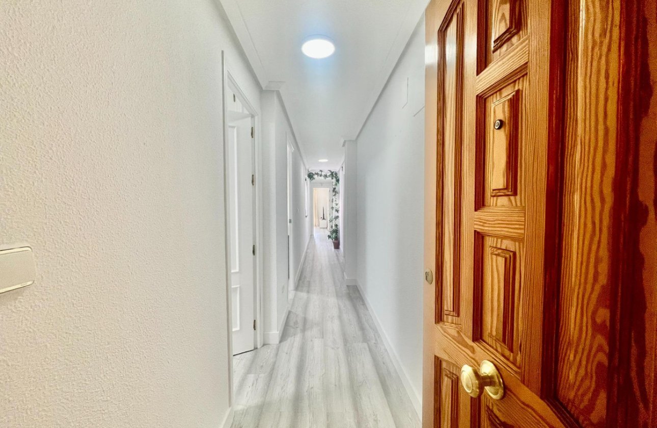 Használt ingatlanok - Apartman / lakás -
Torrevieja - Torrevieja Centro