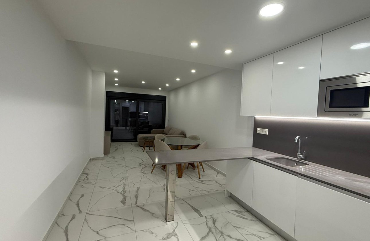 Használt ingatlanok - Apartman / lakás -
Torrevieja - Torrevieja Centro