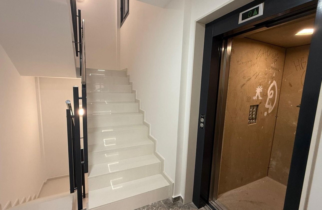 Használt ingatlanok - Apartman / lakás -
Torrevieja - Torrevieja Centro