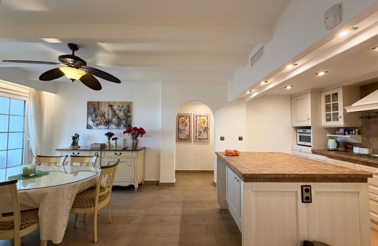 Használt ingatlanok - Apartman / lakás -
Torrevieja - Torrevieja Centro