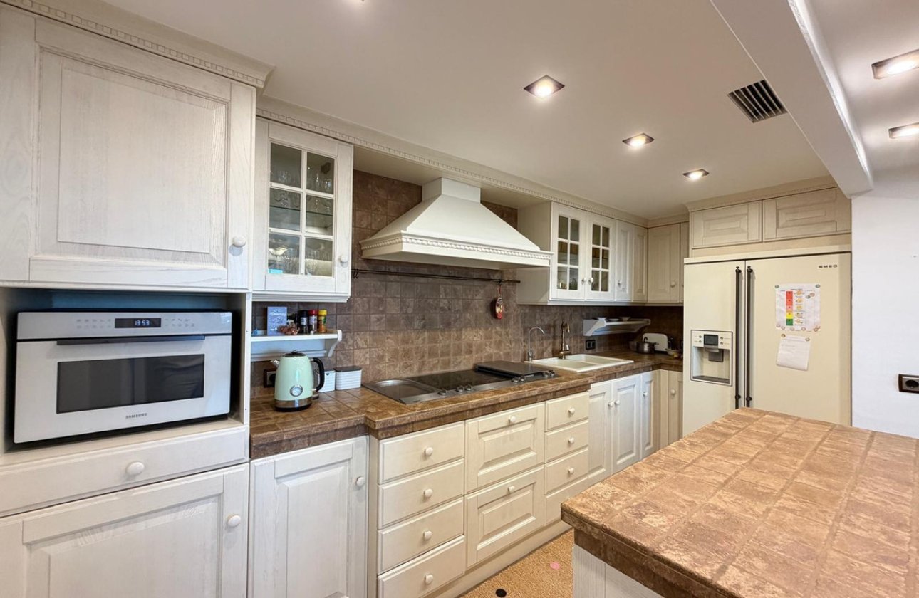 Használt ingatlanok - Apartman / lakás -
Torrevieja - Torrevieja Centro