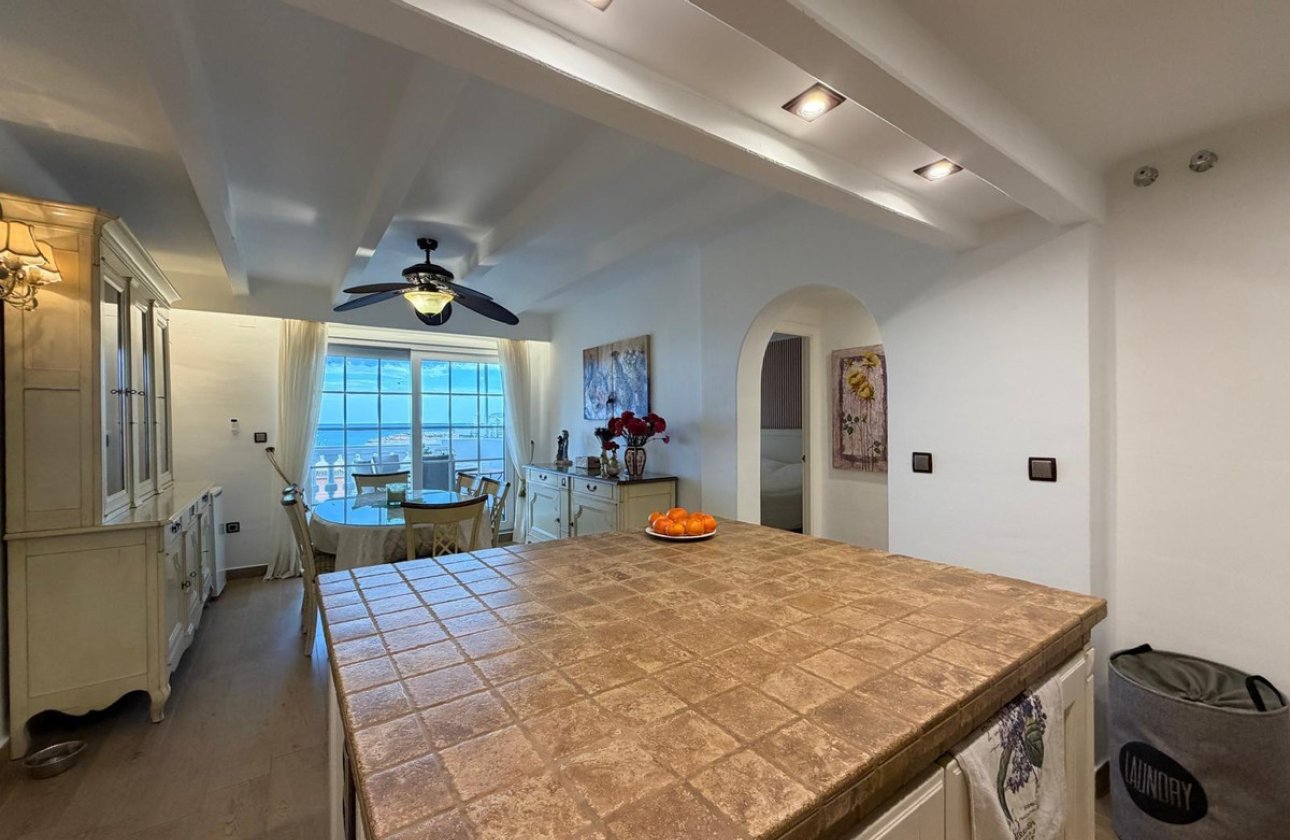 Használt ingatlanok - Apartman / lakás -
Torrevieja - Torrevieja Centro