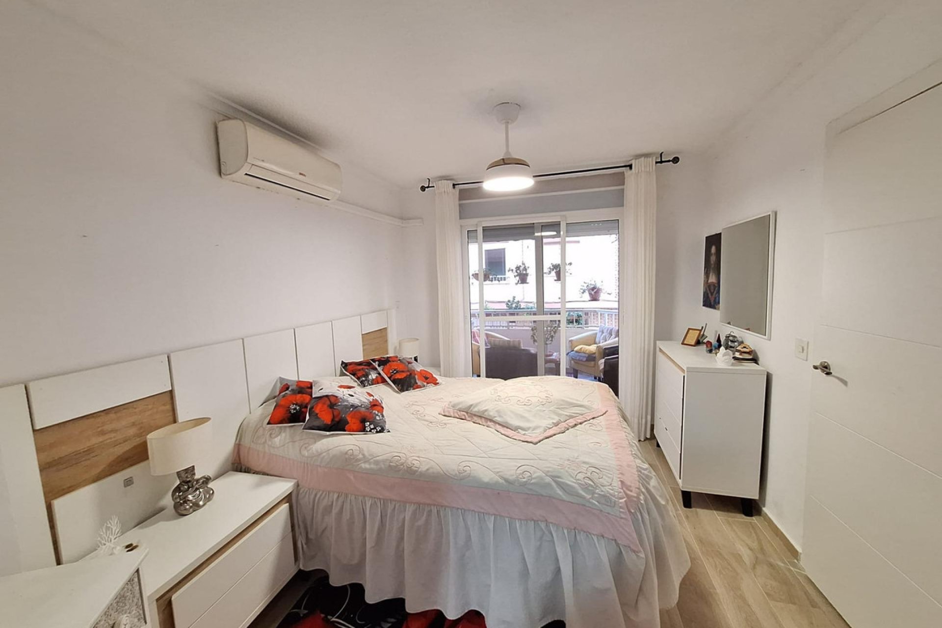 Használt ingatlanok - Apartman / lakás -
Torrevieja - Torrevieja Centro